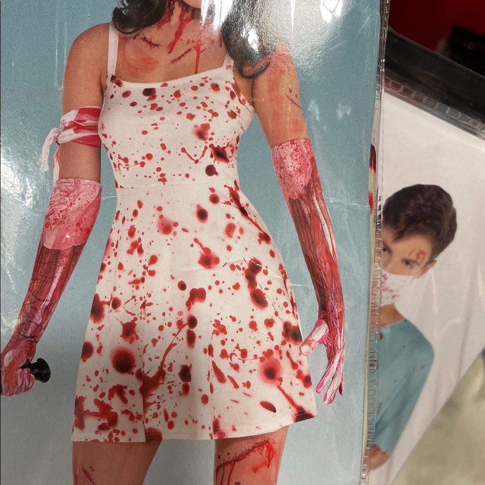 HALLOWEEN COSTUME!! Worn once!! Including white matching gloves.